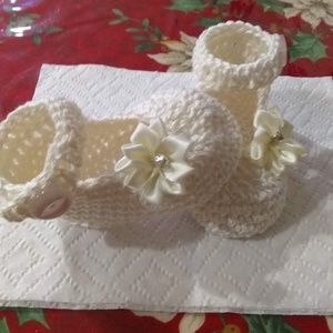 Crochet Baby shoes 0-3 months